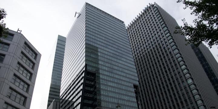 産経新聞の偽号外「安倍総理逮捕」SNSで投稿…パロディではすまされない?