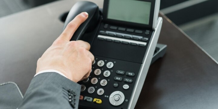 勤務先の脱税、バレずに税務署に密告したい! 実名でやっても大丈夫?