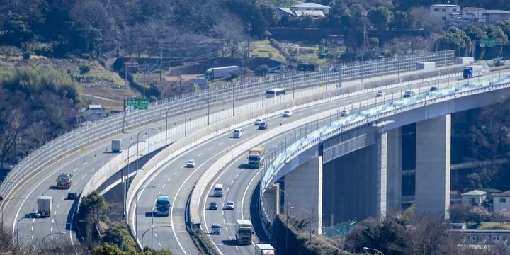 東名夫婦死亡事故、進路妨害した容疑者の「危険運転致死傷罪」成立はあるか?