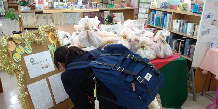「漱石ありますか」と学校図書館へ来た生徒に、学校司書が違う本を勧める理由