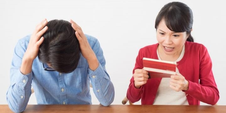 夫が子どもの「児童手当」や「お年玉」を使い込み…犯罪では?