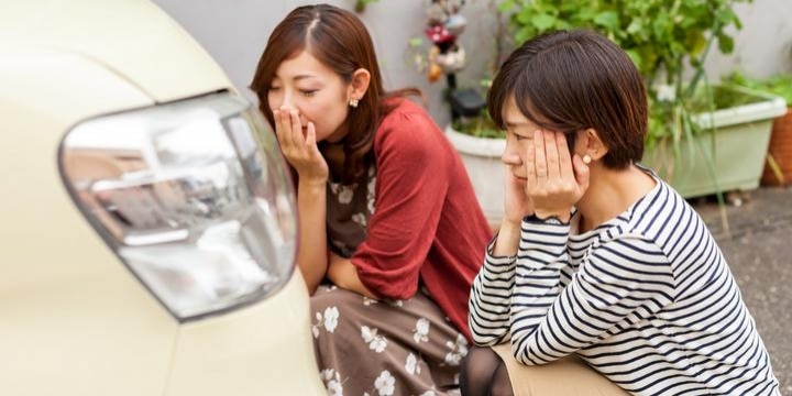 レンタカーで「擦り傷」をつけたと疑われた…貸出時に「傷なし」で同意、争う余地は?