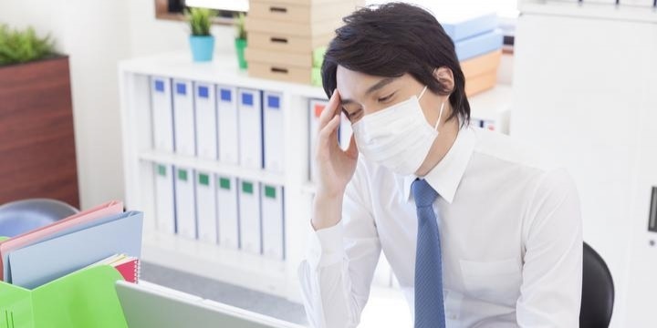 「同期に遅れたくない」インフルなのに黙って出社、バレたら処分を受ける?