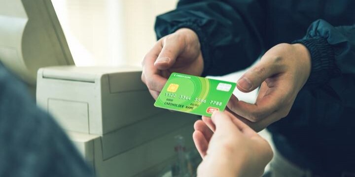 店舗のクレカ金額制限は加盟店規約違反、「5000円から」「ランチではお断り」はNG