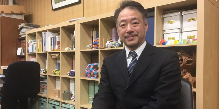 茶髪も私服もOK、校則のない「麻布学園」校長が語る「自由」を育てることの大切さ