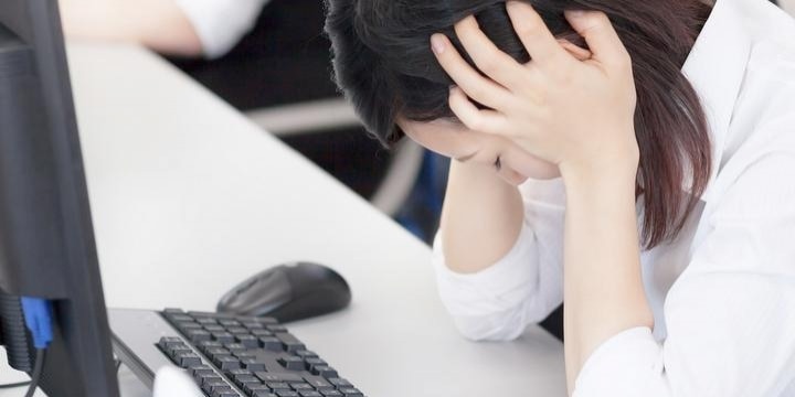 「守ってあげたい」と迫る既婚上司、会社に相談したらパワハラに豹変…退職に追い込まれた女性