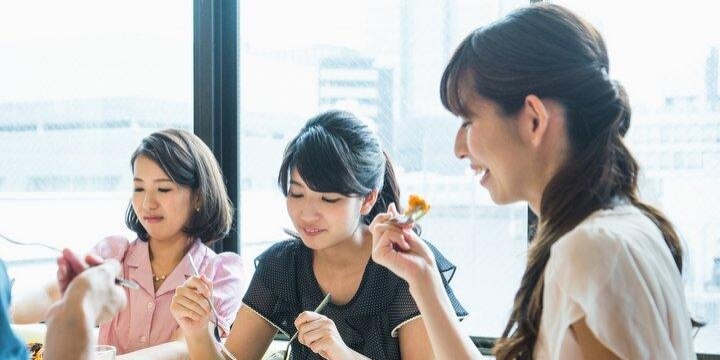 天然部長「みんな忙しいから歓迎会は日曜日ね」→法的に残業代、手当はつかない