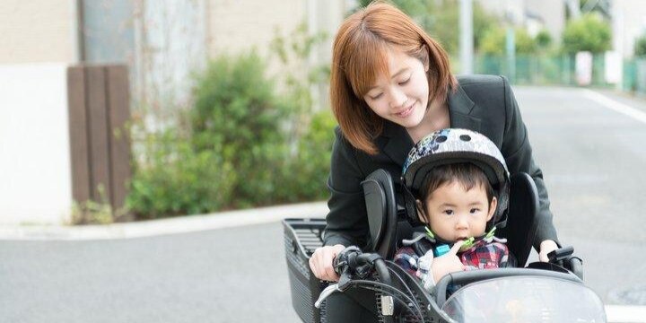 通勤中、子どもを保育園に送った直後に事故…届け出と違うルートでも労災はおりる?
