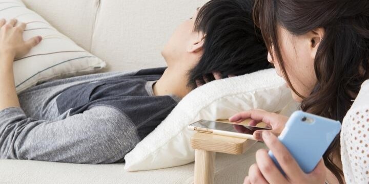 眠っている「不倫夫」の指を拝借、スマホの指紋認証突破で証拠ゲット…問題ない?