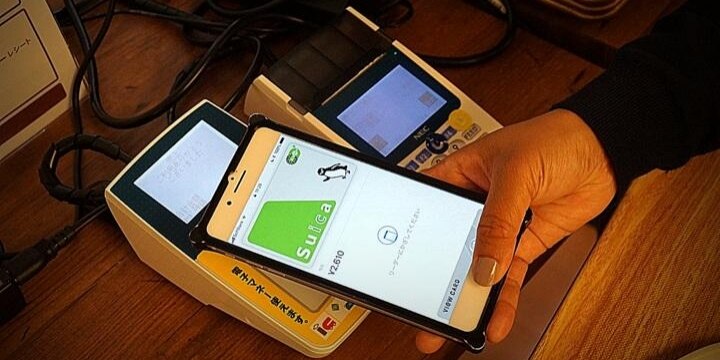 キャッシュレスの店で「現金で支払わせろ」とクレーマー 法的に軍配が上がるのは?