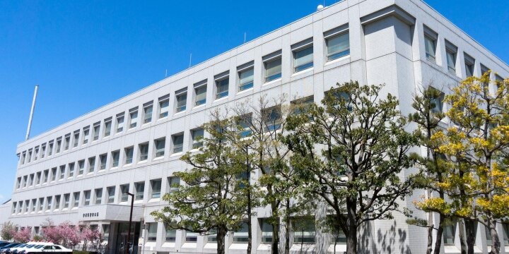 新潟女児殺害「任意同行」なのに捜査車両が取り囲み 実質逮捕じゃないの?