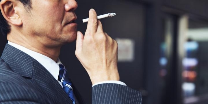「喫煙者は一切採用しない」こんな企業の方針は「差別」にあたらないのか?