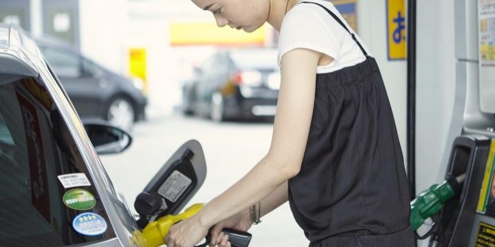 若者の5割超「車もたなくていい」、維持費に負担感…批判根強い「走る税金」の実態