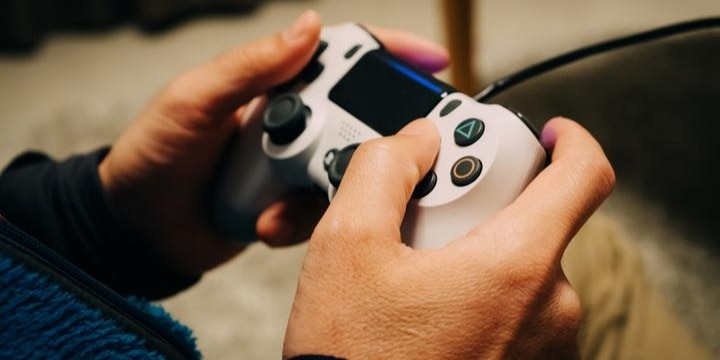 「ゲームバー」全国初摘発・・・友だちを家に呼んで「テレビゲーム」しても違法?