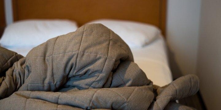 全部見られてた…不倫相手の妻、夫撮影の「盗撮ビデオ」持ち出して慰謝料の根拠に