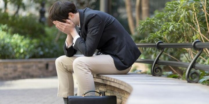 「ミスばらされたくなければ辞めろ」同僚が要求…「はい」と返事してしまい、苦悩
