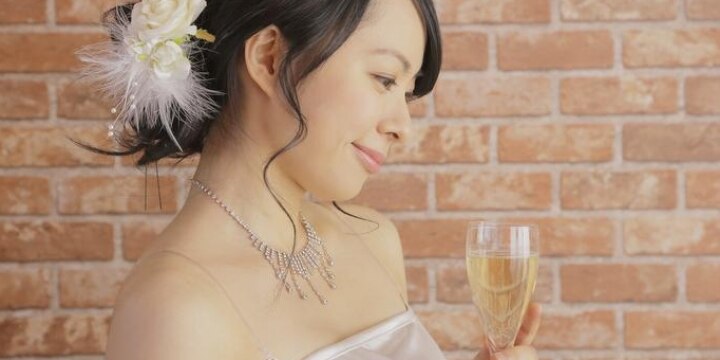 キャバ嬢から旅行ドタキャンされた客パニック「10万払え、弁護士たてたぞ」