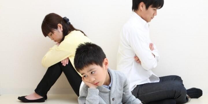中学生男子、父からの養育費を母と継父に「拒否」され涙 どうすれば?