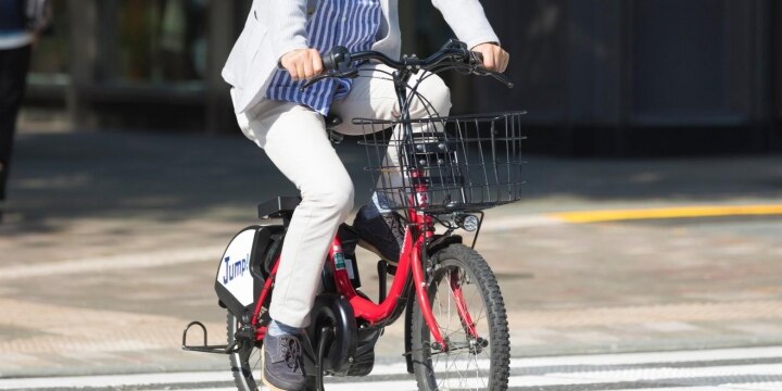 無接触でも「ひき逃げ」で書類送検 「イヤホン自転車」事故の引き金に