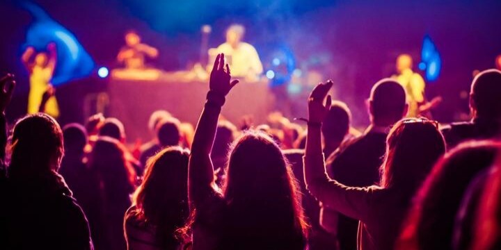 チケット転売規制法のポイント 「明日のライブ行けない」場合、転売したら違法?
