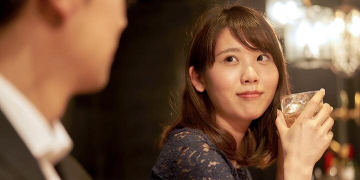 「ぼったくりバー」どう逃れる? はじまりは「1杯もらっていいですか」